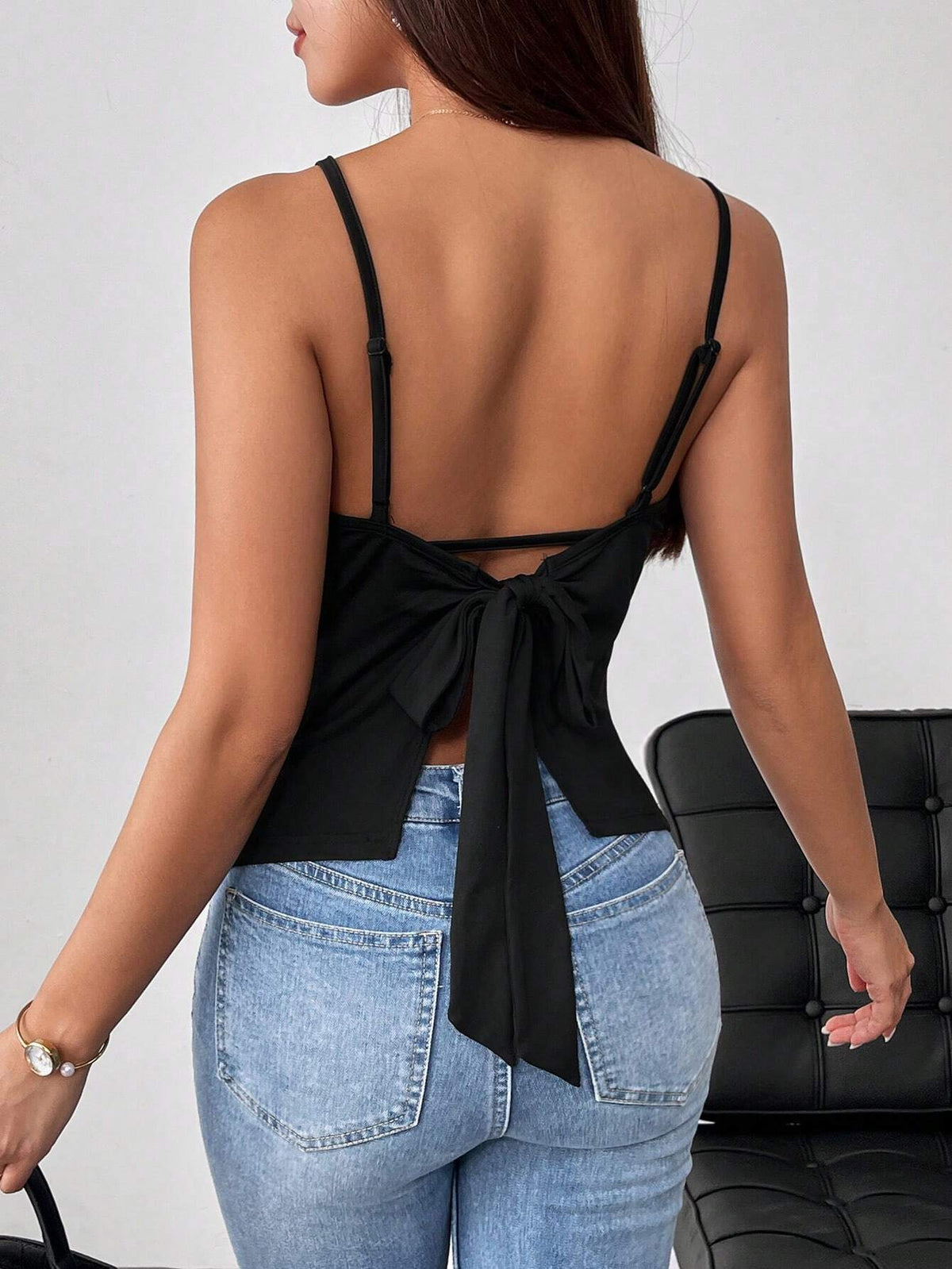 European beauty sleeveless U-neck fashionable and sexy suspender top